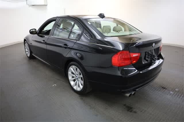 Thumbnail: 2011 BMW 3 Series - 4