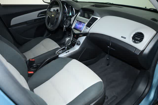 Thumbnail: 2012 Chevrolet Cruze - 31