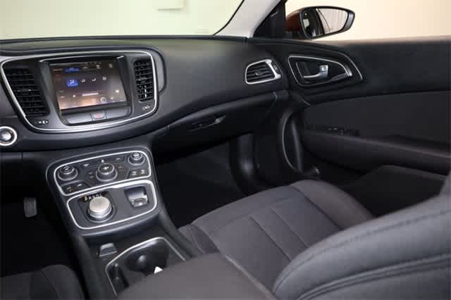 Thumbnail: 2016 Chrysler 200 - 20