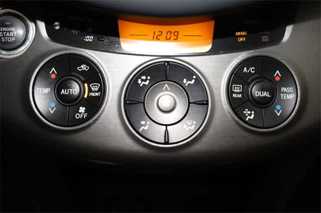 Thumbnail: 2012 Toyota RAV4 - 27