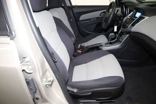 Thumbnail: 2014 Chevrolet Cruze - 30