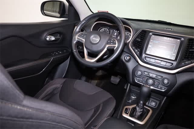 Thumbnail: 2015 Jeep Cherokee - 16