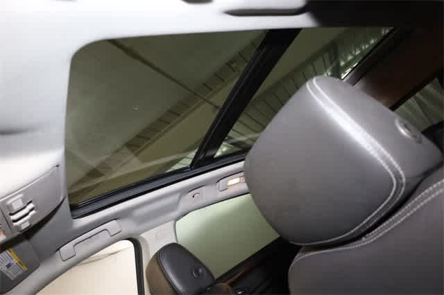 Thumbnail: 2016 Cadillac SRX - 26