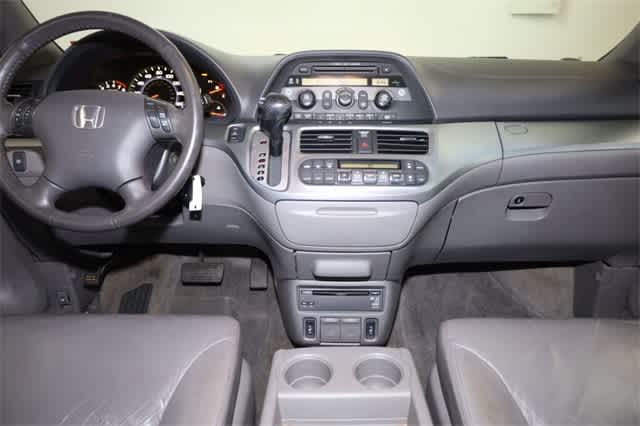 Thumbnail: 2010 Honda Odyssey - 17