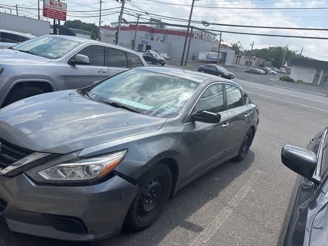 Thumbnail: 2018 Nissan Altima - 6