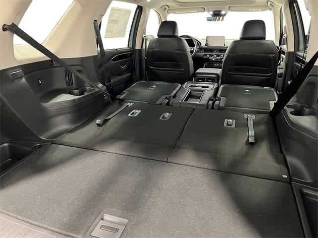 2025 Honda Pilot Touring 33