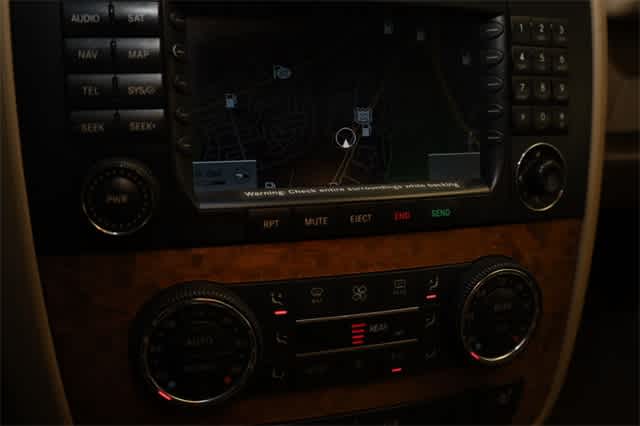 Thumbnail: 2008 Mercedes-Benz R-Class - 21