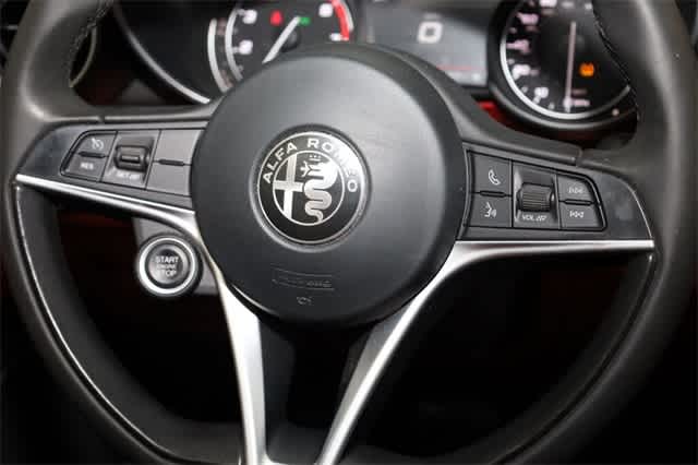 Thumbnail: 2019 Alfa Romeo Giulia - 31