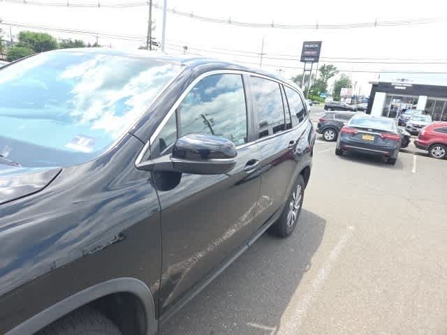 Thumbnail: 2019 Honda Pilot - 3
