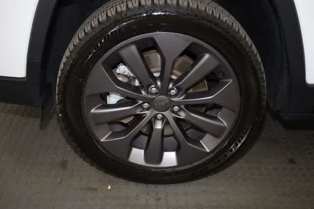 Thumbnail: 2021 Jeep Cherokee - 37