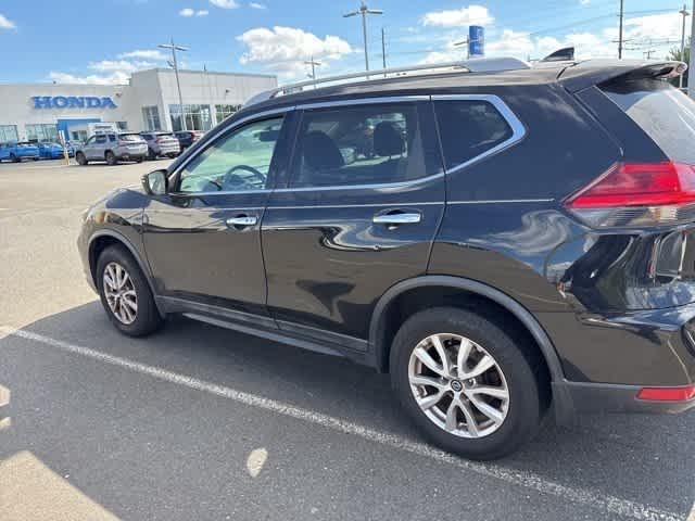 Thumbnail: 2017 Nissan Rogue - 7