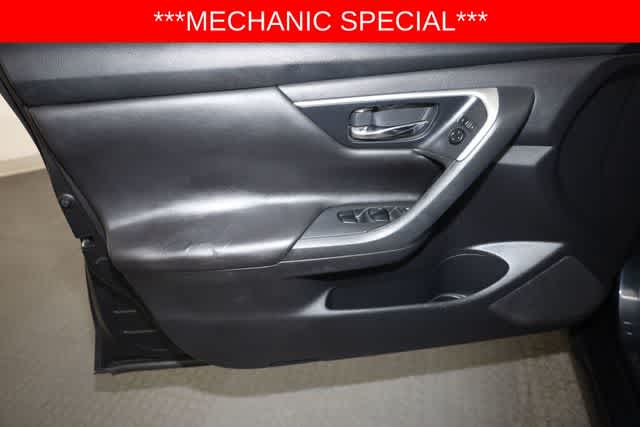 Thumbnail: 2017 Nissan Altima - 13