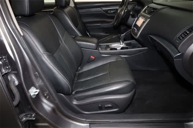 Thumbnail: 2016 Nissan Altima - 20