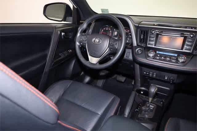 Thumbnail: 2018 Toyota RAV4 - 16