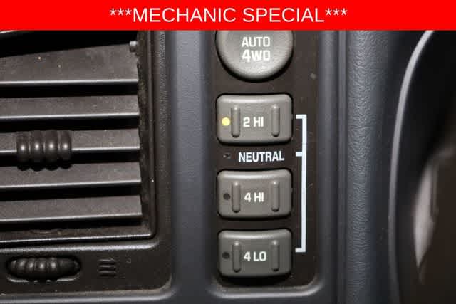 Thumbnail: 2002 Chevrolet Avalanche 1500 - 18