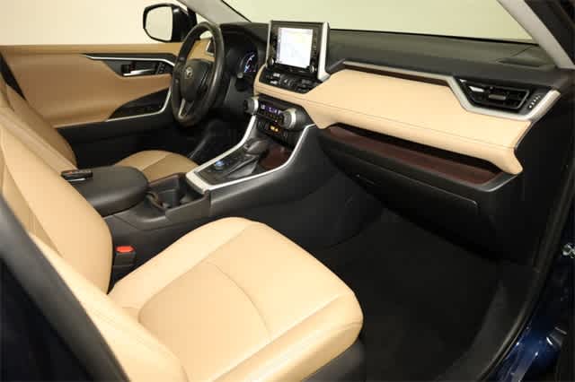 Thumbnail: 2019 Toyota RAV4 - 19