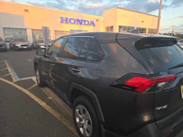 Thumbnail: 2022 Toyota RAV4 - 8