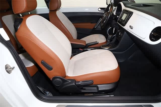 Thumbnail: 2015 Volkswagen Beetle - 20