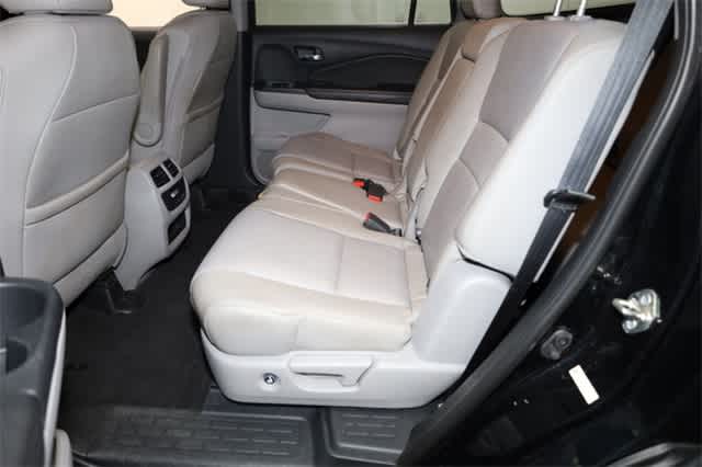 Thumbnail: 2016 Honda Pilot - 21