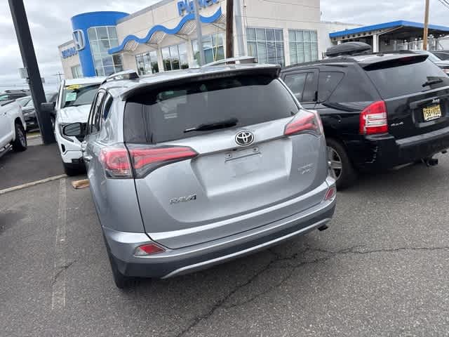 Thumbnail: 2018 Toyota RAV4 - 8