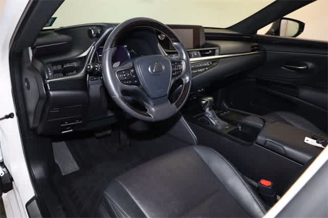 Thumbnail: 2020 Lexus ES - 14