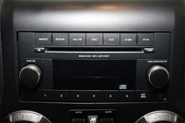 Thumbnail: 2014 Jeep Wrangler - 25