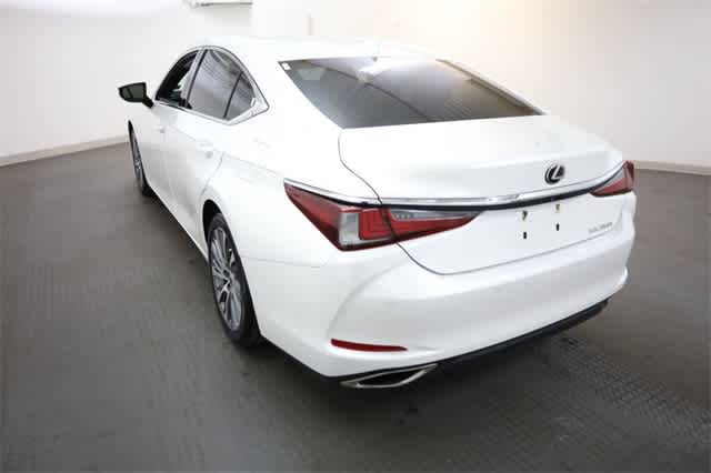 Thumbnail: 2020 Lexus ES - 5