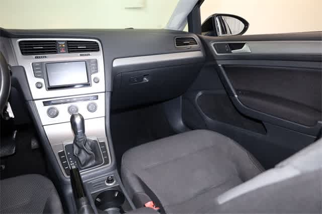 Thumbnail: 2016 Volkswagen Golf - 18