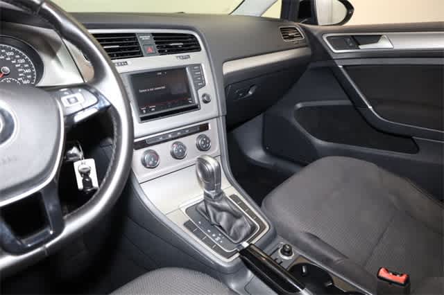 Thumbnail: 2016 Volkswagen Golf - 23