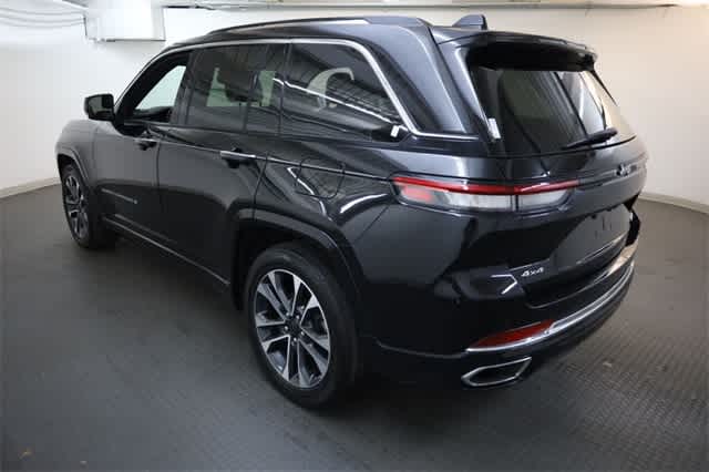 2022 Jeep Grand Cherokee Overland 4