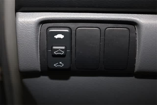 Thumbnail: 2004 Honda Accord - 25
