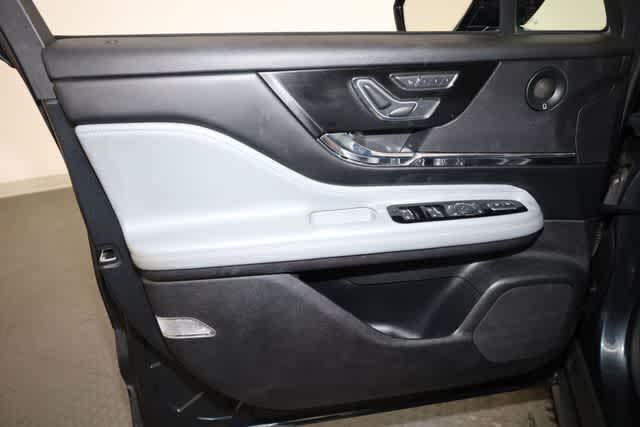 Thumbnail: 2020 Lincoln Corsair - 13