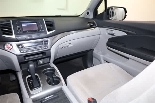 Thumbnail: 2016 Honda Pilot - 18