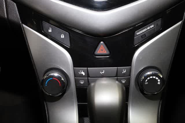 Thumbnail: 2014 Chevrolet Cruze - 24