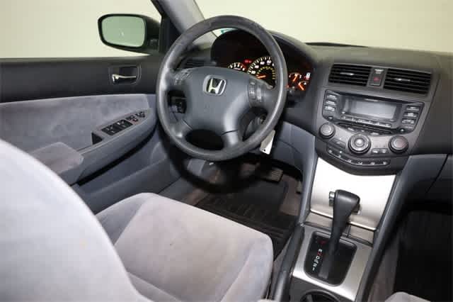 Thumbnail: 2004 Honda Accord - 16