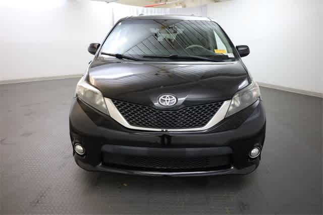 Thumbnail: 2014 Toyota Sienna - 12