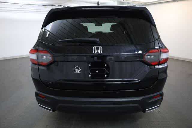 Thumbnail: 2023 Honda Pilot - 6