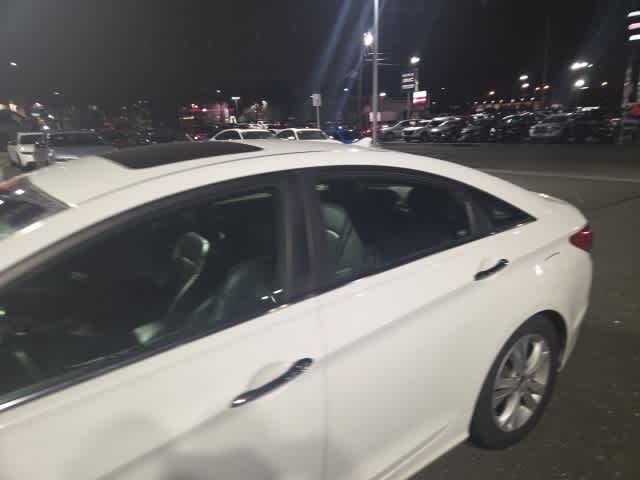 Thumbnail: 2011 Hyundai Sonata - 4