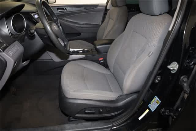 Thumbnail: 2011 Hyundai Sonata - 16