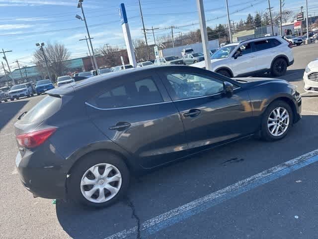 Thumbnail: 2016 Mazda Mazda3 - 17