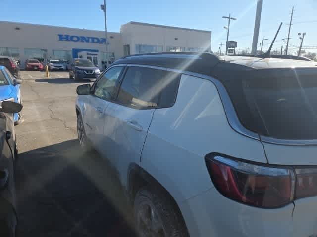 Thumbnail: 2018 Jeep Compass - 8