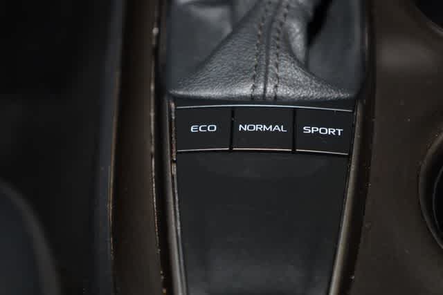 Thumbnail: 2023 Toyota Camry - 32