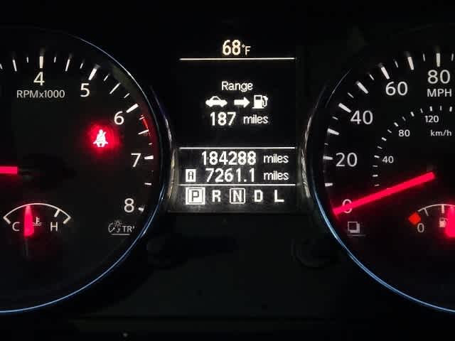 2011 Nissan Rogue S 24