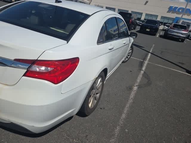 Thumbnail: 2012 Chrysler 200 - 13