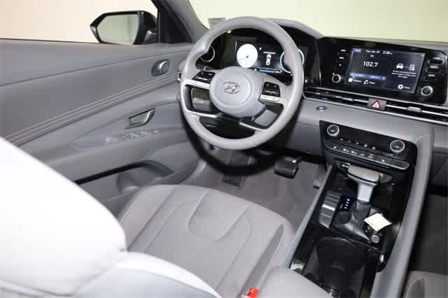 Thumbnail: 2021 Hyundai Elantra - 16