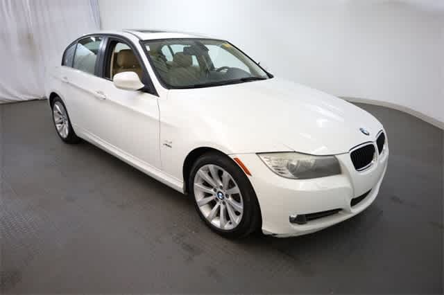 Thumbnail: 2011 BMW 3 Series - 10