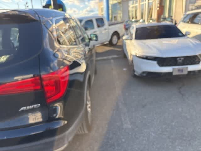 Thumbnail: 2016 Honda Pilot - 13