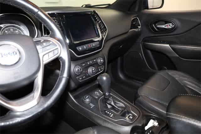 Thumbnail: 2021 Jeep Cherokee - 23