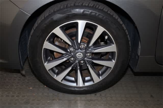 Thumbnail: 2016 Nissan Altima - 36