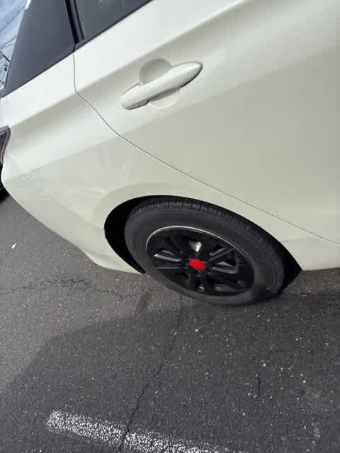Thumbnail: 2016 Toyota Prius - 18